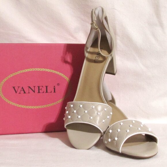 NEW Ladies VANELI Beige Leather Sandal Heels Shoes 9 1/2 M 9.5 Orig $175 - Picture 1 of 7